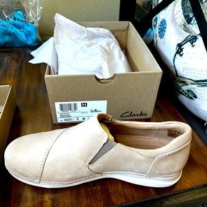 Clarks Women's Appley Zip Casual Shoes Sand Nubuck Leather
